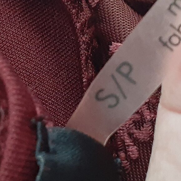 IVANKA TRUMP Burgundy Floral Velour Cold-Shoulder Tunic; Size Small - Picture 4 of 6